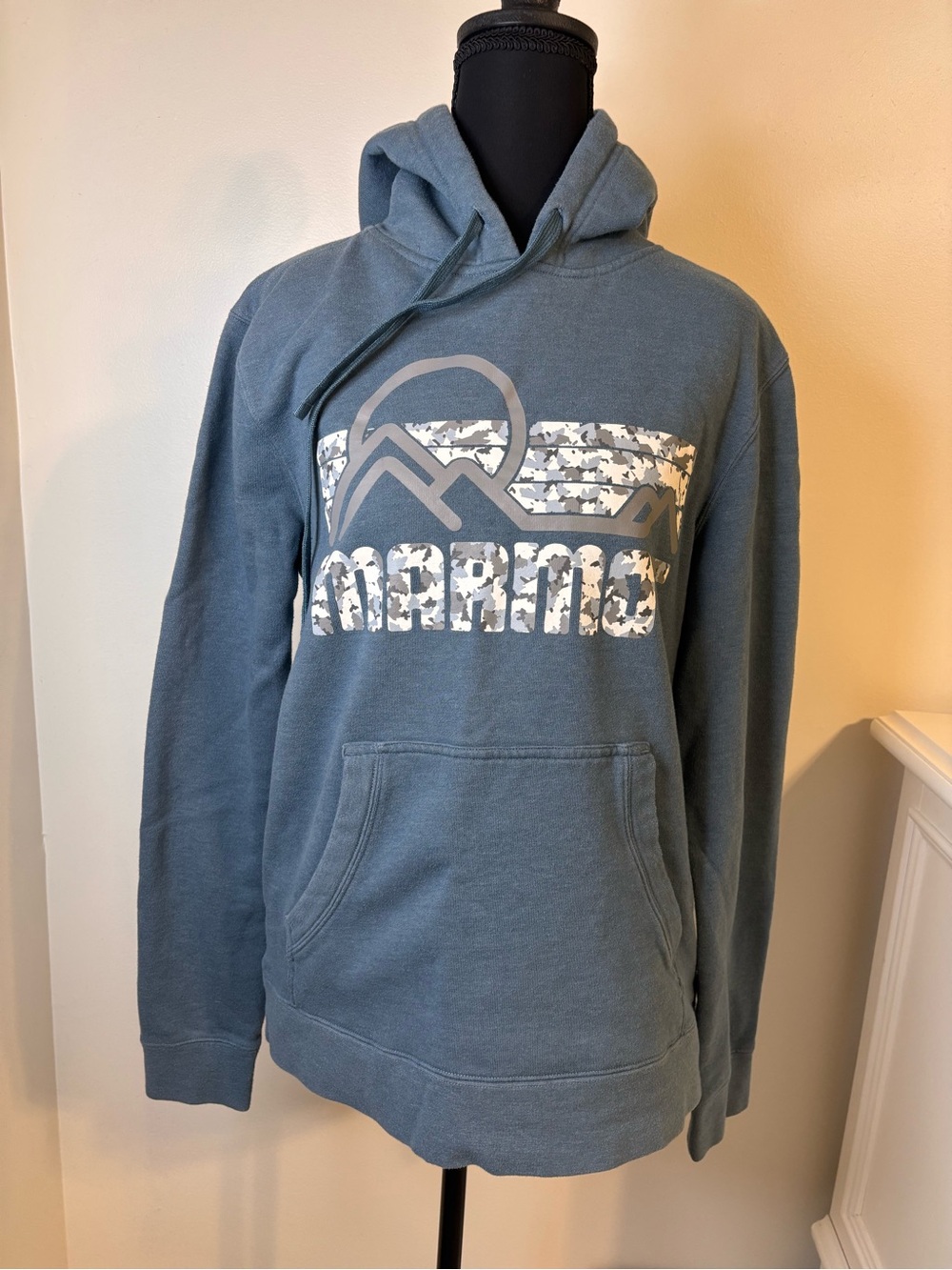 Marmot Women’s Small Heathered Blue with graphic Hoodie sweatshirt